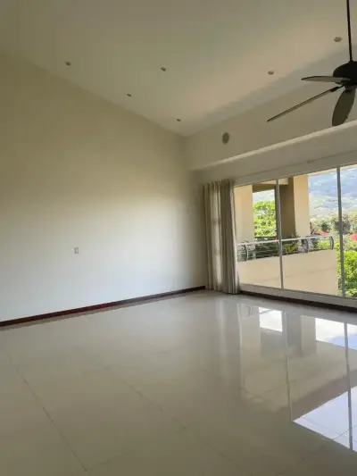 Penthouse exclusif à louer à Bello Horizonte, Escazú, avec vues panoramiques 5
