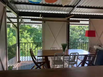Deux maisons et un studio à Santa Teresa, à 500 m de la plage. 3