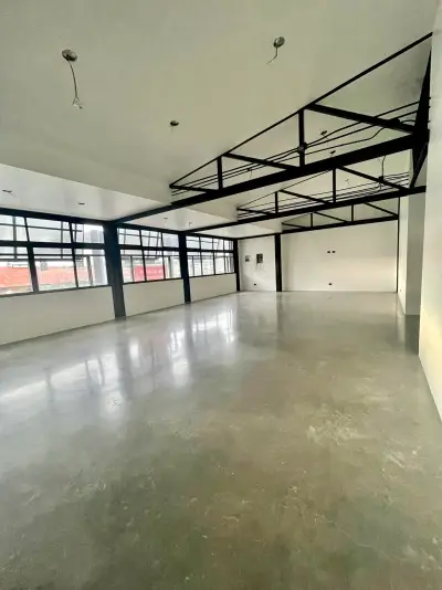 Immeuble commercial moderne de 4 chambres avec espace flexible à San José, Barrio Escalante 1
