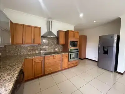 Investment House for Sale in Exclusive Santa Ana Condominium 5