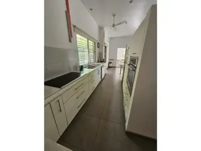 Superbe maison dans un endroit calme et verdoyant près de la ville de Jacó 3