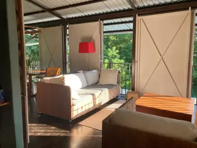 Deux maisons et un studio à Santa Teresa, à 500 m de la plage. 2
