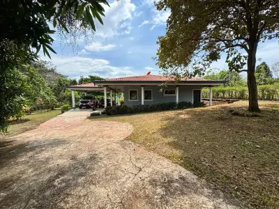 Spacieuse villa de 5 chambres avec piscine et jardins luxuriants à San Mateo, Alajuela 4
