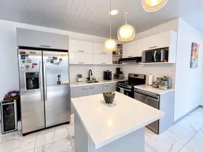 Modern and elegant house in Zaragoza de Palmares with an excellent location. 3