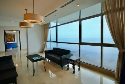Luxury Apartment with Panoramic Ocean and City Skyline Views 5