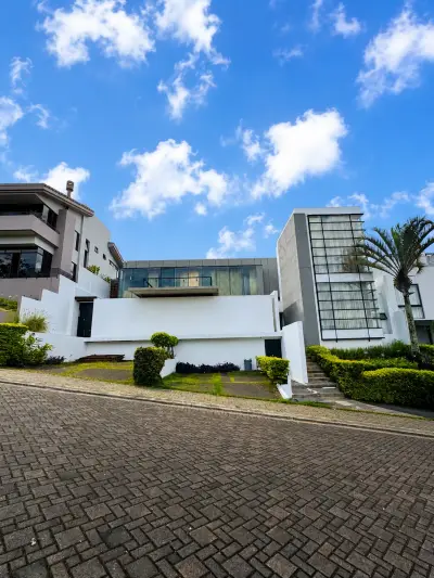 À VENDRE / Luxe moderne inégalé à Altamonte, Costa Rica 2