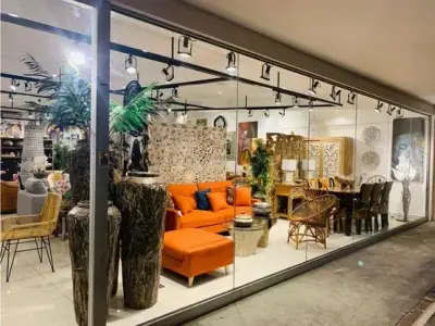 Espace Commercial de Premier Choix à Escazú - Investissez à San José 1