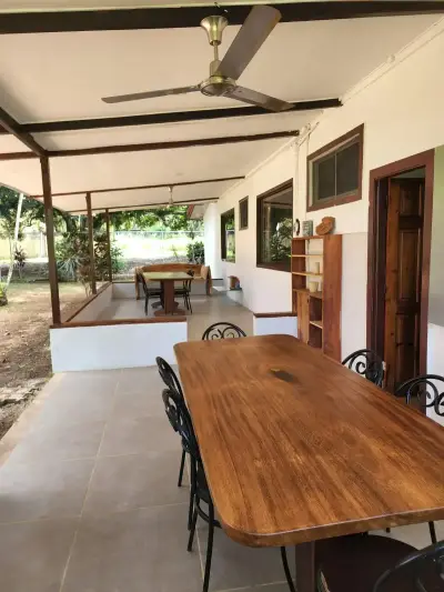 Opportunité d'investissement à Playa Tambor, Puntarenas : Maison, appartement, piscine et vaste terrain 3