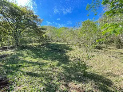 À Vendre : Terrain à bâtir à Santa Ana 5