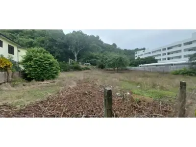 Terrain avec un grand potentiel d'investissement 2