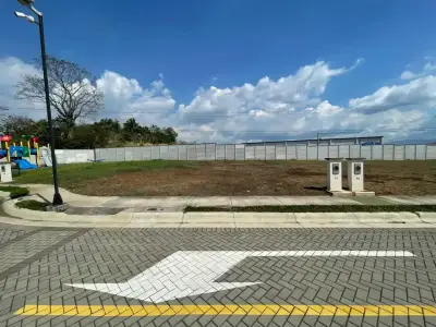 Terrain à vendre à Grecia, stratégiquement situé à 3 minutes de la Route 1 et 5 minutes de la zone franche 1
