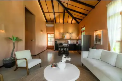 House in Hermosa with 3 Spacious 105 m² Units with Pool - Turnkey income oppportunity 2