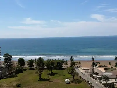 Mode de vie moderne sur la côte à Live Jacó 2