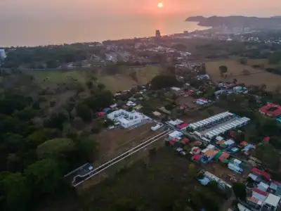 Hermoso lote de terreno en Playa Jaco 3