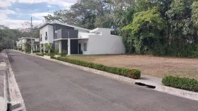 Magnifique terrain de 131 m² dans la communauté fermée Hacienda Jacó, Jacó, Costa Rica 2