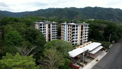 Magnifique appartement de 2 chambres/2 salles de bain avec vue sur l'océan et les montagnes 3