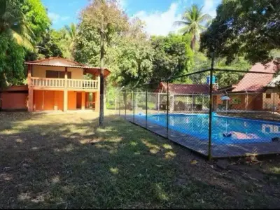 PLAYA AZUL: 7 658 m² de terrain + 3 MAISONS et piscine INCLUS! 1