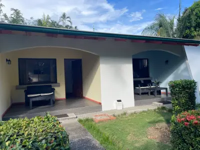 Oasis Tropical Sereno: Hotel Boutique y Apartamentos a Pasos de Playa Jacó 3
