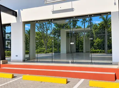 SALE / Modern Commercial Space in Jacó with Glass Facade and Exclusive Parking