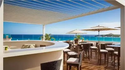 La Perle: Résidences de luxe en prévente à Jacó avec piscine à débordement 1