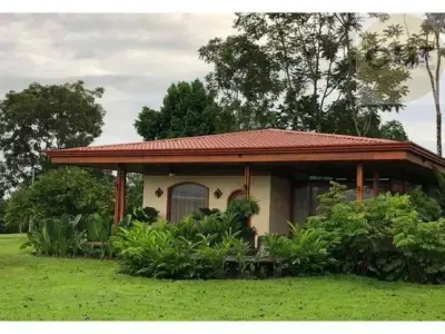 Villa Tranquille avec Vue sur la Montagne à San Ramón, Costa Rica 2