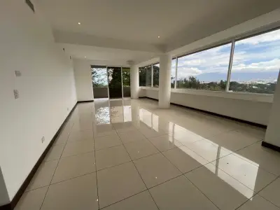 Luxury Apartment Tower with Panoramic Views of San José 2