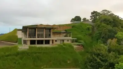 L'infini de l'océan : une retraite paisible dans les collines d'Hermosa 5