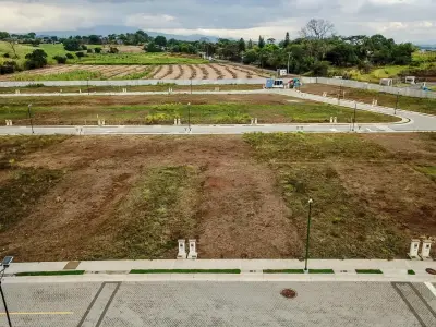 Terrain à vendre à Grecia – Emplacement stratégique et forte plus-value 2