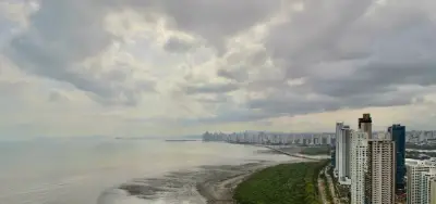 Luxury Apartment with Panoramic Ocean and City Skyline Views 1