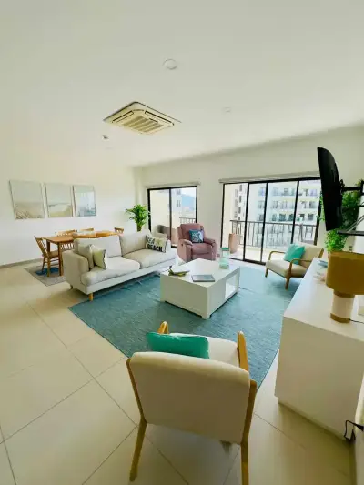 Condo moderne 3 chambres dans une communauté fermée à Jaco Bay, réveillez-vous avec des palmiers. Terminez chaque journée avec un coucher de soleil sur le Pacifique. 4