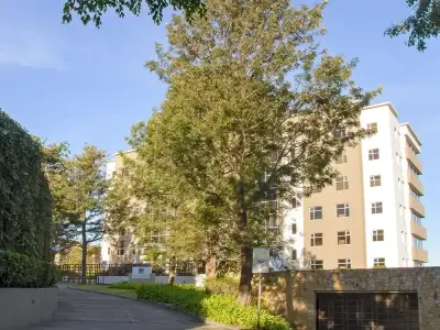 Élégant appartement à Escazú avec vues panoramiques sur la ville et la montagne 3