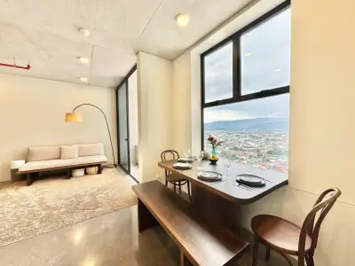 Appartement moderne de 2 chambres avec vue panoramique sur la ville et les montagnes à San José 3