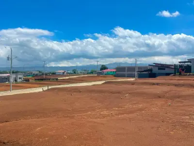 Terrain Résidentiel à Grecia, Alajuela : Potentiel pour Votre Foyer ou Investissement 1