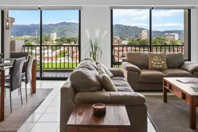 Condo 3 chambres au 6e étage à JacoBay avec vues panoramiques sur le lever du soleil, les montagnes et l'océan 1