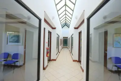 À Vendre : Immeuble de 12 bureaux dans le secteur de Los Anonos à Escazú 2