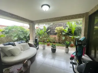 À Vendre : Maison dans une communauté fermée – Guachipelín de Escazú 1