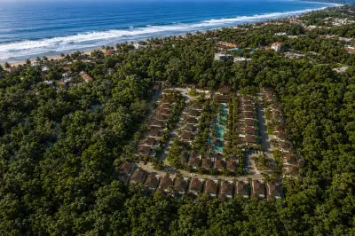 Luxueuse résidence à deux étages avec piscine privée, à une rue de la plage – Découvrez le luxe tropical 5