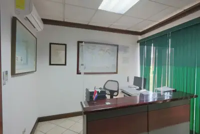 À Vendre : Immeuble de 12 bureaux dans le secteur de Los Anonos à Escazú 3