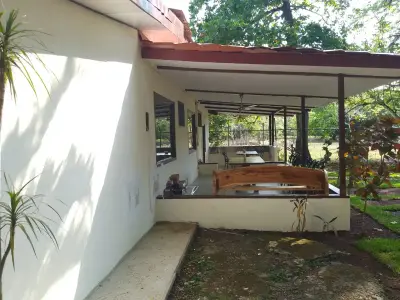 Opportunité d'investissement à Playa Tambor, Puntarenas : Maison, appartement, piscine et vaste terrain 4
