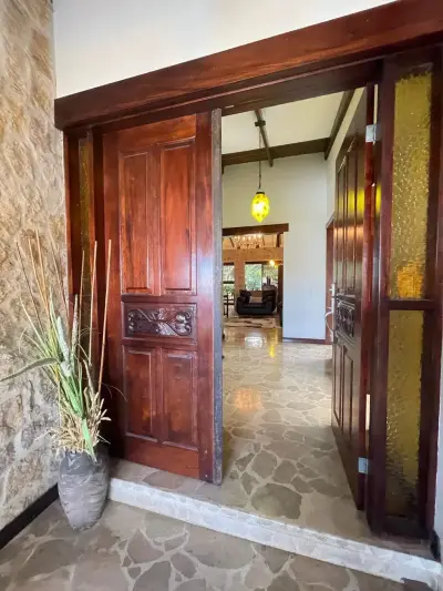À Vendre : Maison de plain-pied à Escazú – Trejos Montealegre 2