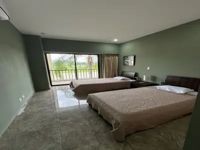 Condo 3 chambres à Jaco avec accès piscine, emplacement de choix 4