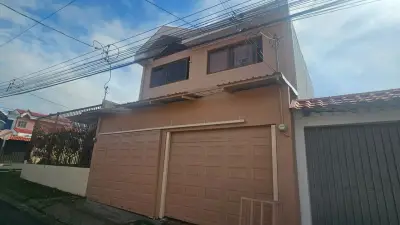 Spacieuse maison familiale de 6 chambres dans le quartier Residencial Saint Clare, Moravia 2
