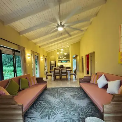 Magnifique maison de 2 chambres sur 9 700 m² dans un domaine privé près de Santa Teresa, avec piscine 3