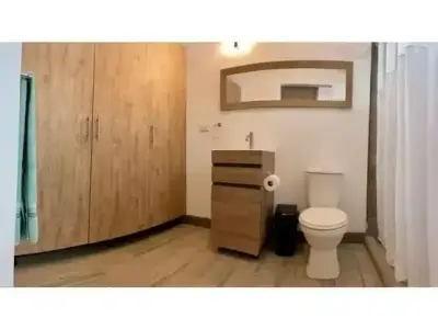Hermosa casa con 3 apartamentos en Jaco 4