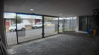 Propriété commerciale à louer, Sabana Sur 3
