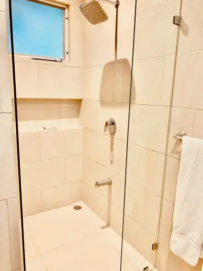 Superbe maison clé en main de 4 chambres dans le prestigieux Ciudad del Mar, Jaco 5