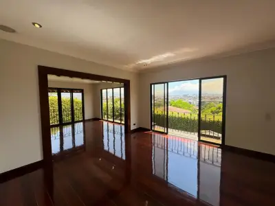 Résidence de Luxe avec Vue sur la Ville à Cerro Alto, Escazú 1