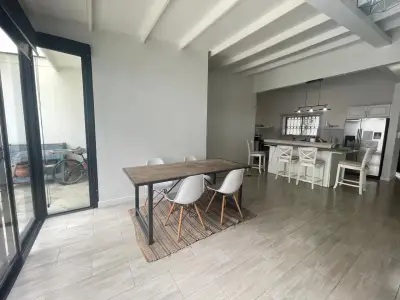 Maison individuelle de plain-pied, entièrement meublée, à vendre 2