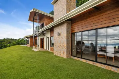 Retraite Exquise sur une Colline avec Vue sur la Montagne au Costa Rica et Panoramas Époustouflants 2