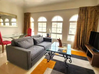 Location d'un appartement moderne d'une chambre et deux salles de bain dans le prestigieux quartier de San Rafael, Escazú 1